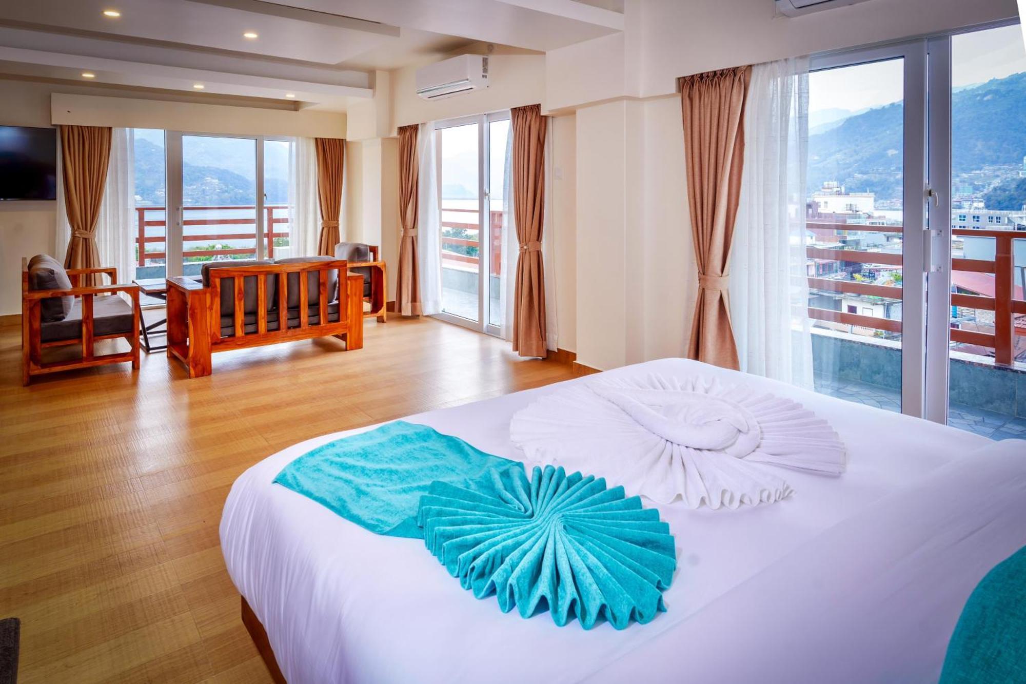 Pokhara Alpine And Springs Hotel Bagian luar foto