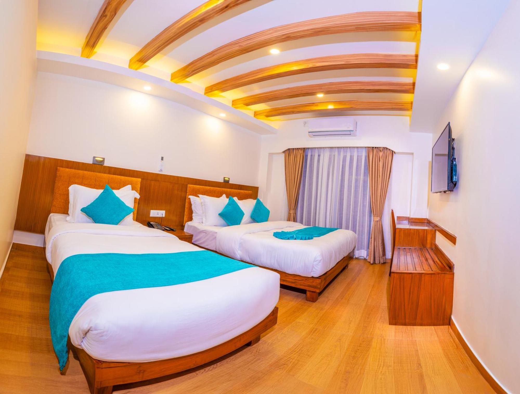 Pokhara Alpine And Springs Hotel Bagian luar foto