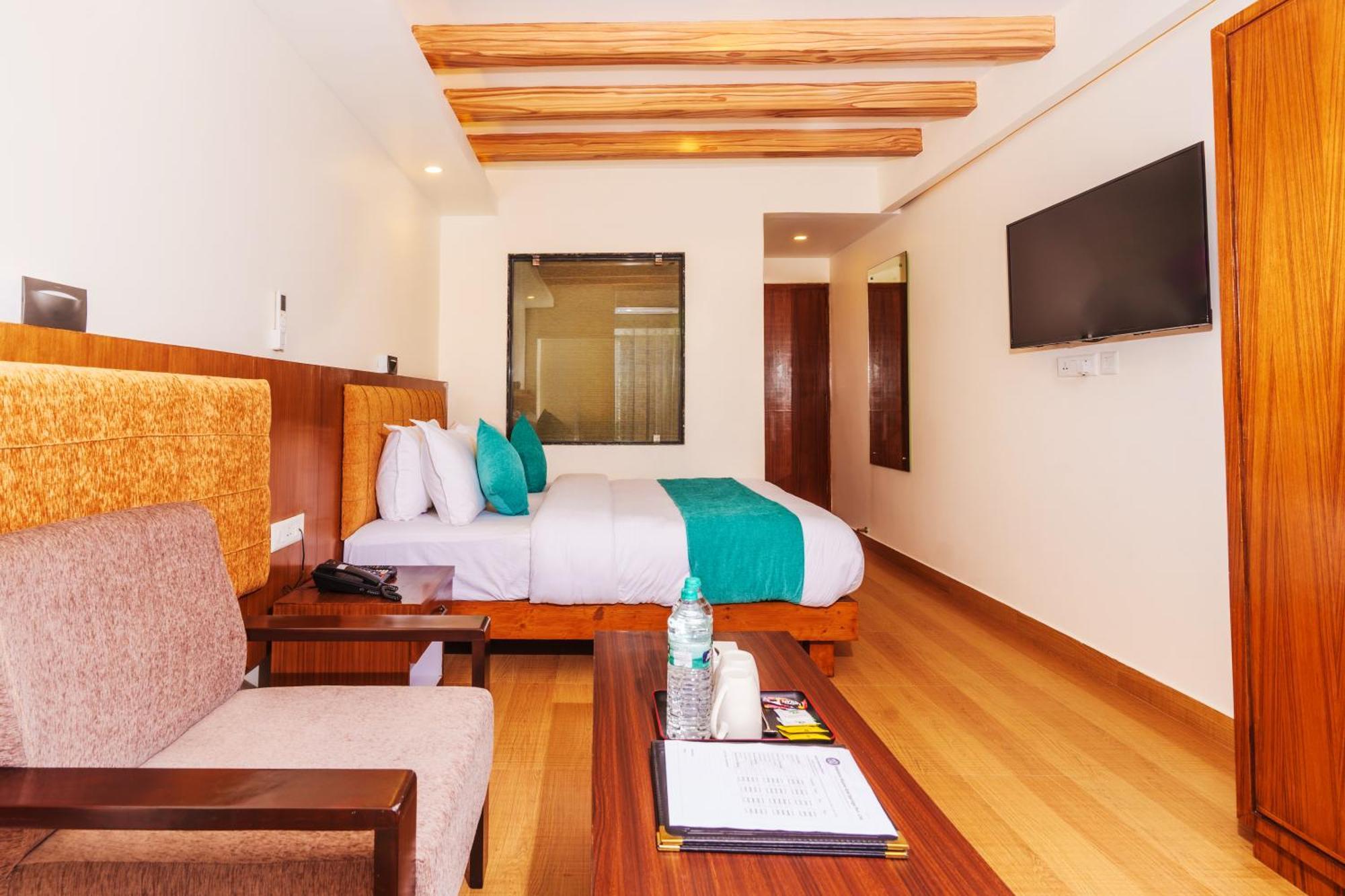 Pokhara Alpine And Springs Hotel Bagian luar foto