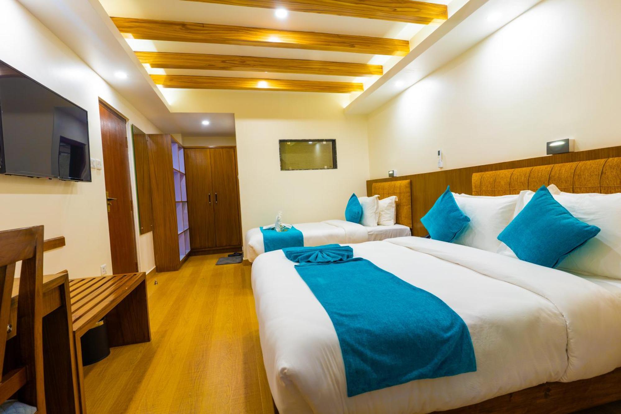 Pokhara Alpine And Springs Hotel Bagian luar foto