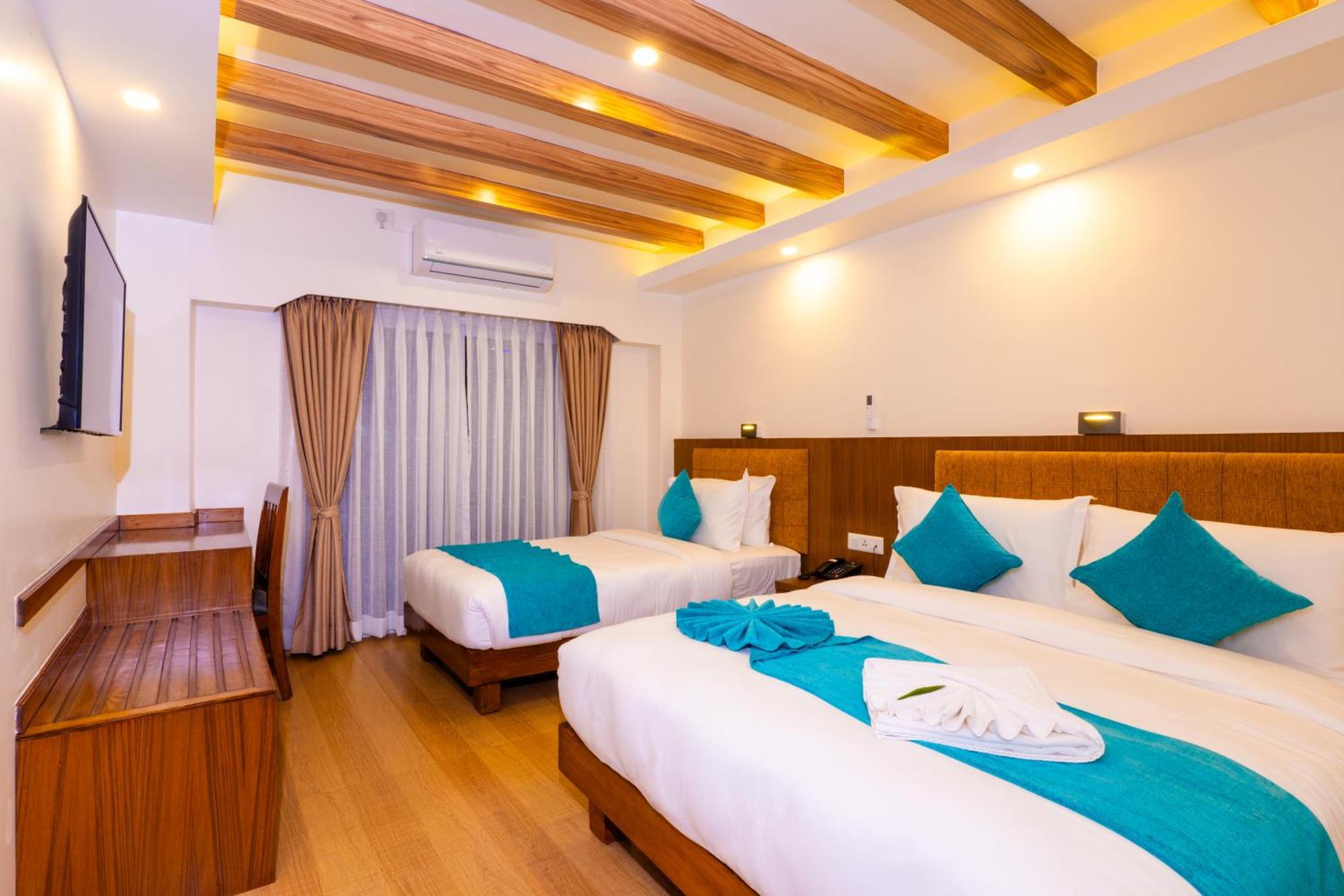 Pokhara Alpine And Springs Hotel Bagian luar foto