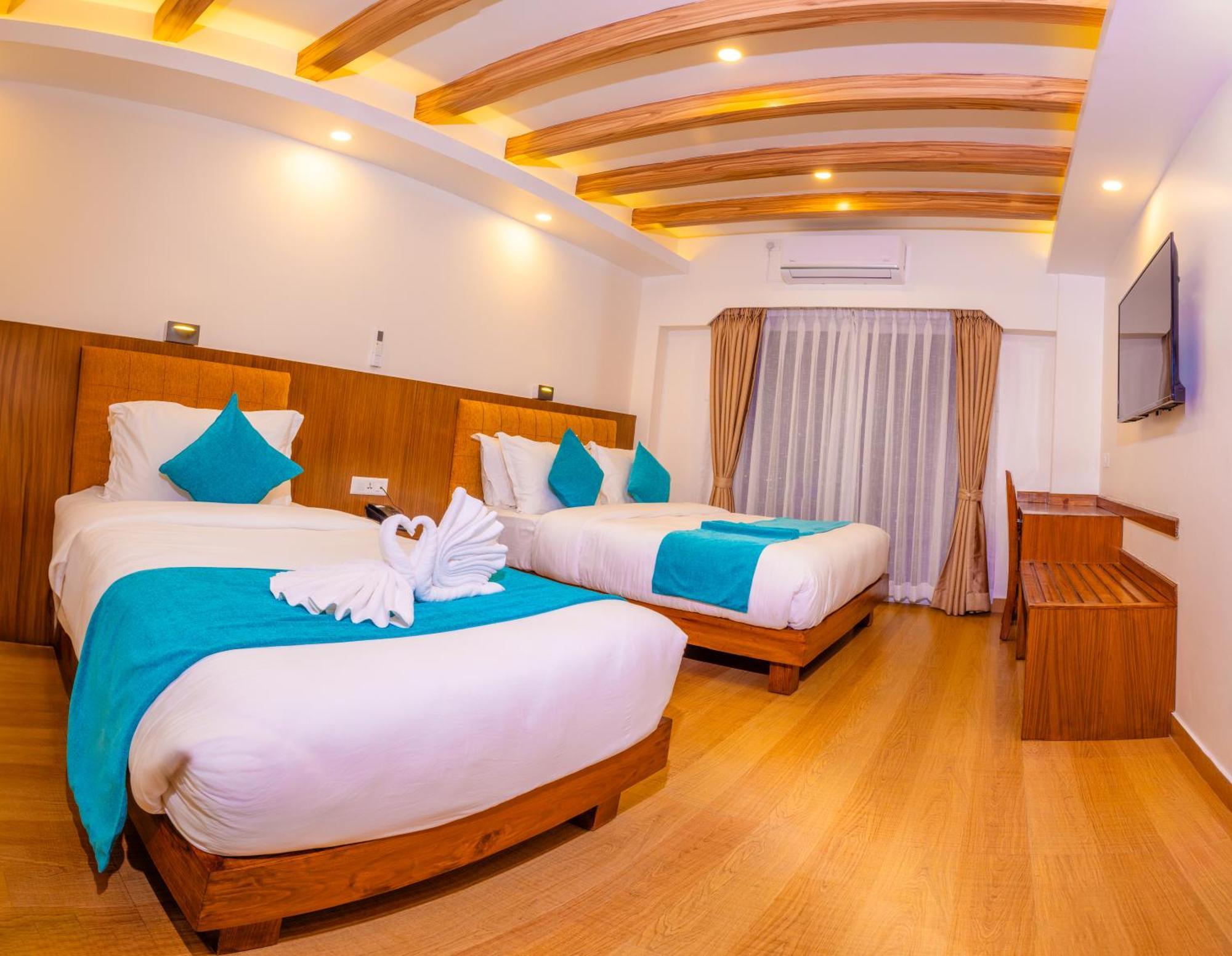 Pokhara Alpine And Springs Hotel Bagian luar foto